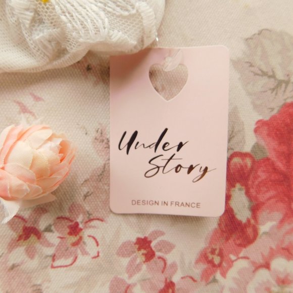 SOLD NWT Mesh Daisy Embroidered French Bodysuit - Picture 8 of 8